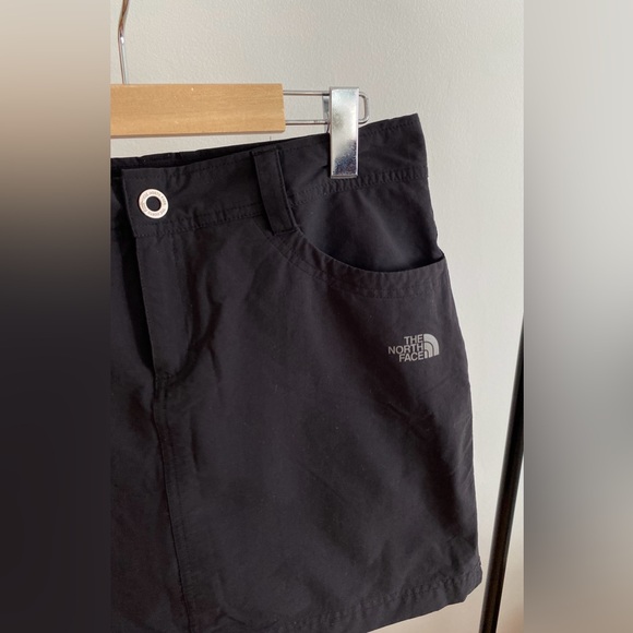 The North Face skort size 8 black - Picture 4 of 12